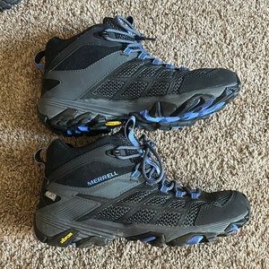 Merrill Hiking Shoes